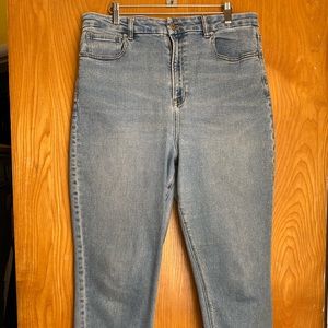 American Eagle Stretch Mom Jean